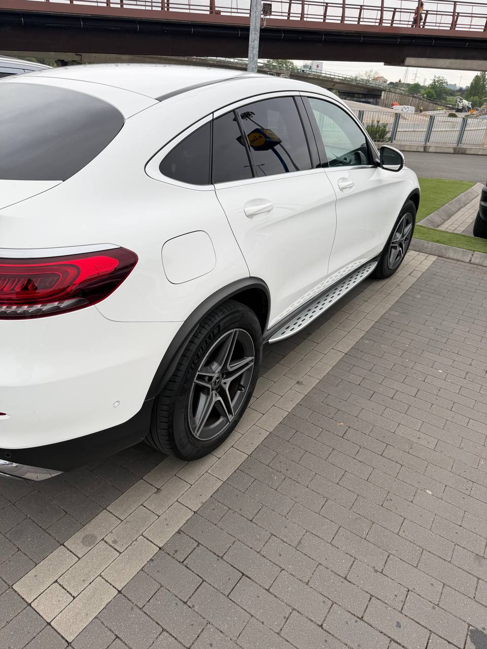 GLC Coupé blanco vista trasera